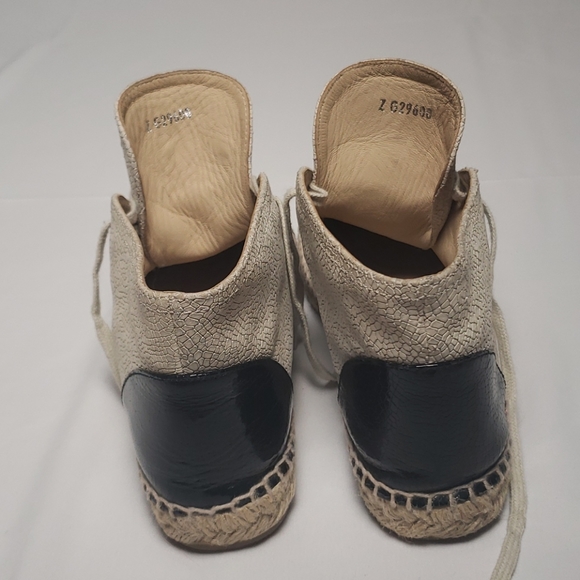 Chanel Embossed high top Espadrille - Picture 9 of 9